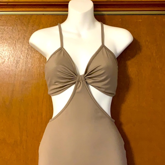 Bermuda Catsuit 🤎 - Picture 4 of 9